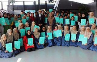 Malezya'da seçmeli Türk Okçuluğu dersi öğrencileri...