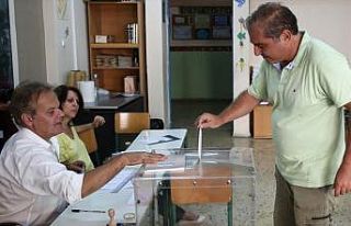 Yunanistan pazar günü genel seçim yapacak