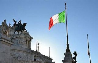 İtalya'da hükümet krizi karşılıklı açıklamalarla...