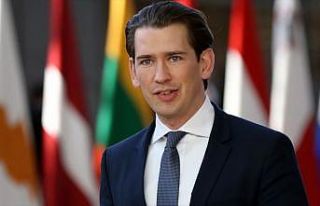 Avusturya’da eski Başbakan Kurz’un başörtüsü...