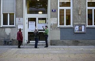 Avusturya'da pazar günü erken genel seçim yapılacak
