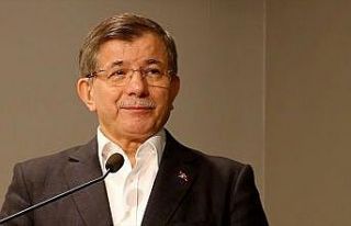 Eski başbakan Ahmet Davutoğlu AK Parti'den istifa...