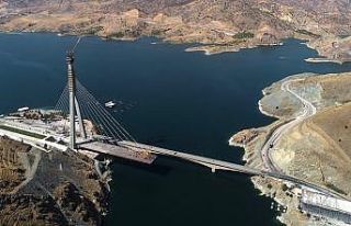 Yeni Kömürhan Köprüsü'nde birleşmeye 198 metre...