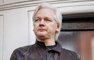 Assange'ın ABD'ye iade duruşmasını erteleme talebi...