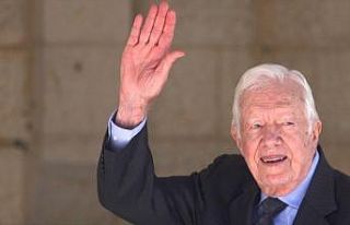 Evinde düşen eski ABD Başkanı Carter hastaneye...
