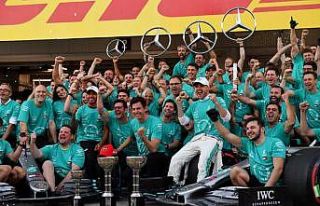 Mercedes-AMG Petronas üst üste 6. kez dünya şampiyonu...