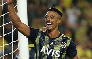 Fenerbahçe'de Nabil Dirar'ın sözleşmesi 2 yıl...
