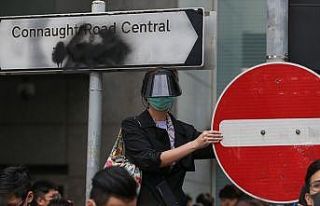 Hong Kong'da üniversitelerde ve kent merkezinde protestolar...