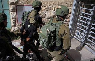 İsrail güçleri Batı Şeria'da 8 Filistinliyi gözaltına...