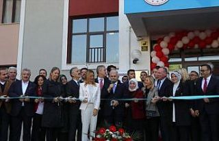 İzmir'de Maurice Aliberti-Esin Özgener İlkokulu...