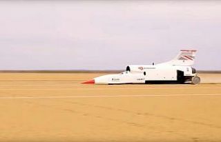 Süpersonik araç Bloodhound Güney Afrika'da hız...