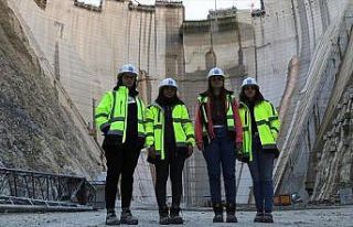 Türkiye'nin en yüksek baraj inşaatına 'kadın...