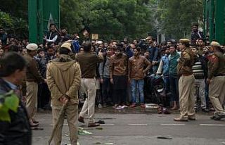 Hindistan'daki polis şiddeti üniversitelerde protesto...