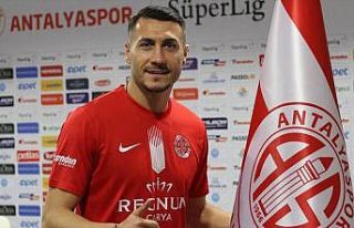 Antalyaspor Adis Jahovic'i transfer etti