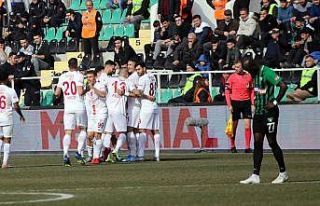 Antalyaspor deplasmanda Yukatel Denizlispor'u 3-0...