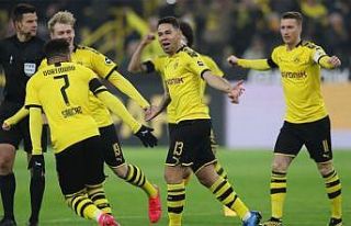Borussia Dortmund, sahasında Köln'ü 5-1 yendi