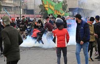 Irak'ta hükümet karşıtı göstericiler müdahalelere...