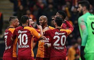 Galatasaray galibiyet serisine Kayserispor önünde...