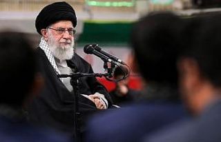 İran lideri Hamaney: İran'ı seven herkes seçimlere...
