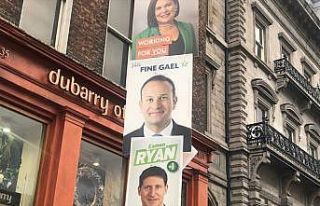 İrlanda'da seçmen erken seçim için sandık başına...