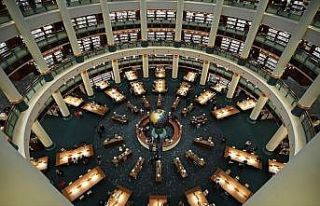 Millet Kütüphanesi'nin milyonlarca kitapla dolu...