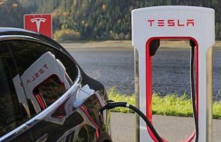 Tesla, Almanya'da kuracağı fabrika için 92 hektarlık...