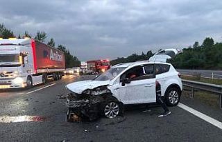 Sakarya'da zincirleme trafik kazası: 2 ölü, 4 yaralı