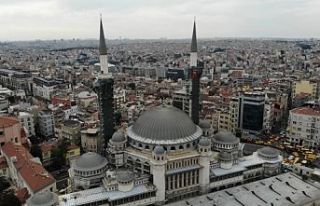 Taksim Camii'nin şerefesi göründü