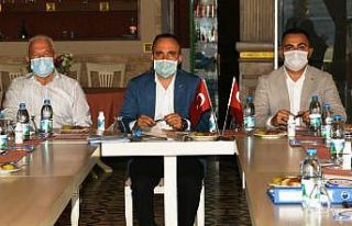 AK Parti TBMM Grup Başkanvekili Turan, CHP'li belediye...
