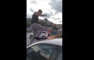 Alibeyköy'de trafikte kadın sürücüye saldıran...