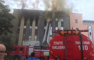 Bursa'da mobilya fabrikasında çıkan yangın söndürüldü