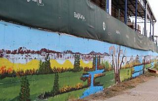 Fabrika duvarı “Ressam Şenol“un fırça darbeleriyle...