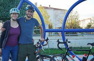 İsviçre'den bisikletle yola çıkan iki turist Kırklareli'ne...