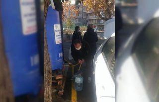 Keşan'da vatandaşlara günde 2 bin litre dezenfektan...