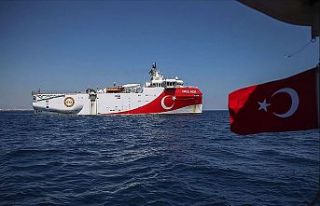 Oruç Reis sismik araştırma gemisi Antalya Limanı'na...