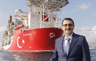Bakan Dönmez: Kanuni sondaj gemisi Karadeniz'de...