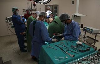 Türk hekimler Suriye'de 2 günde 40 başarılı...