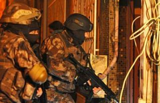 Bursa merkezli FETÖ operasyonunda 33 şüpheli yakalandı