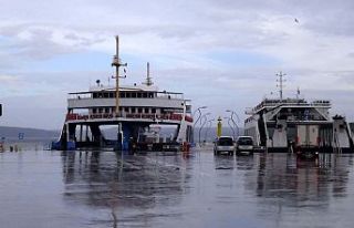 Çanakkale-Kilitbahir feribot seferleri kuvvetli lodos...