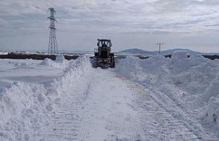 Edirne'de kardan kapanan 156 köy yolu ulaşıma...