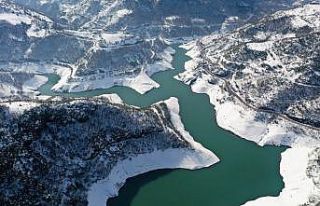 Kocaeli'deki Yuvacık Barajı'nda kış güzelliği