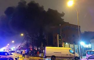 Bursa'da mobilya ve tekstil fabrikalarında yangın