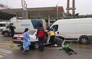 Kocaeli'de 6 kişinin yaralandığı otomobil...