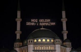 Taksim Meydanı'na yapılan camiye ilk kez ramazan...