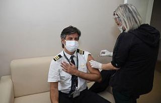 THY uçuş ekiplerine, Kovid-19 aşısı uygulanmaya...