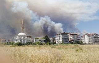 Manavgat’ta büyük orman yangını: Mahalleler...