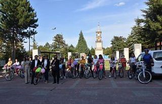 Bilecik'te “Süslü Kadınlar Bisiklet Turu“...