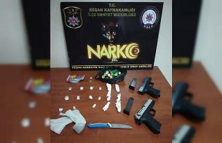 Edirne'de uyuşturucu operasyonunda polise mukavemet...