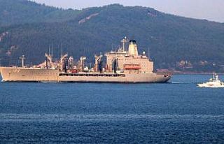 ABD donanmasına ait gemi Çanakkale Boğazı'ndan...