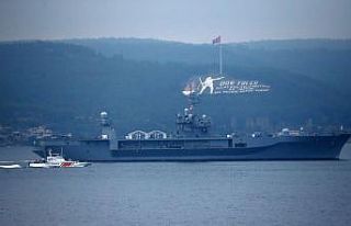 ABD donanmasına ait savaş gemisi Çanakkale Boğazı'ndan...